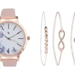 El reloj de cuero rosa de Lidl que se agota en sus tiendas y genera largas colas