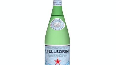 Agua mineral con gas grande San Pellegrino